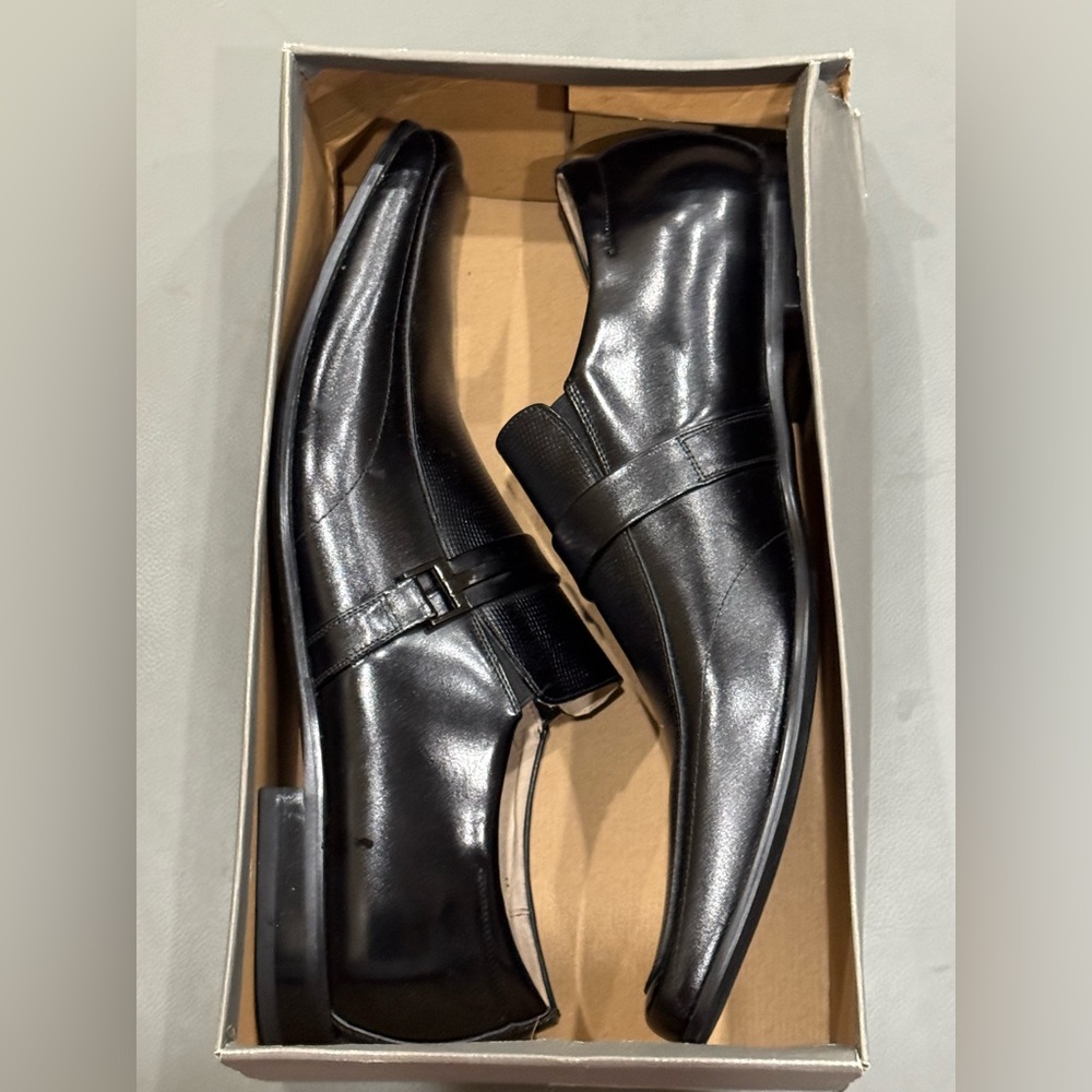 Stacy Adams Shiny Black Leather Loafers